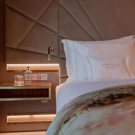 Wine & Books Lisboa Hotel エクステリア 写真 A bedroom at The Hari