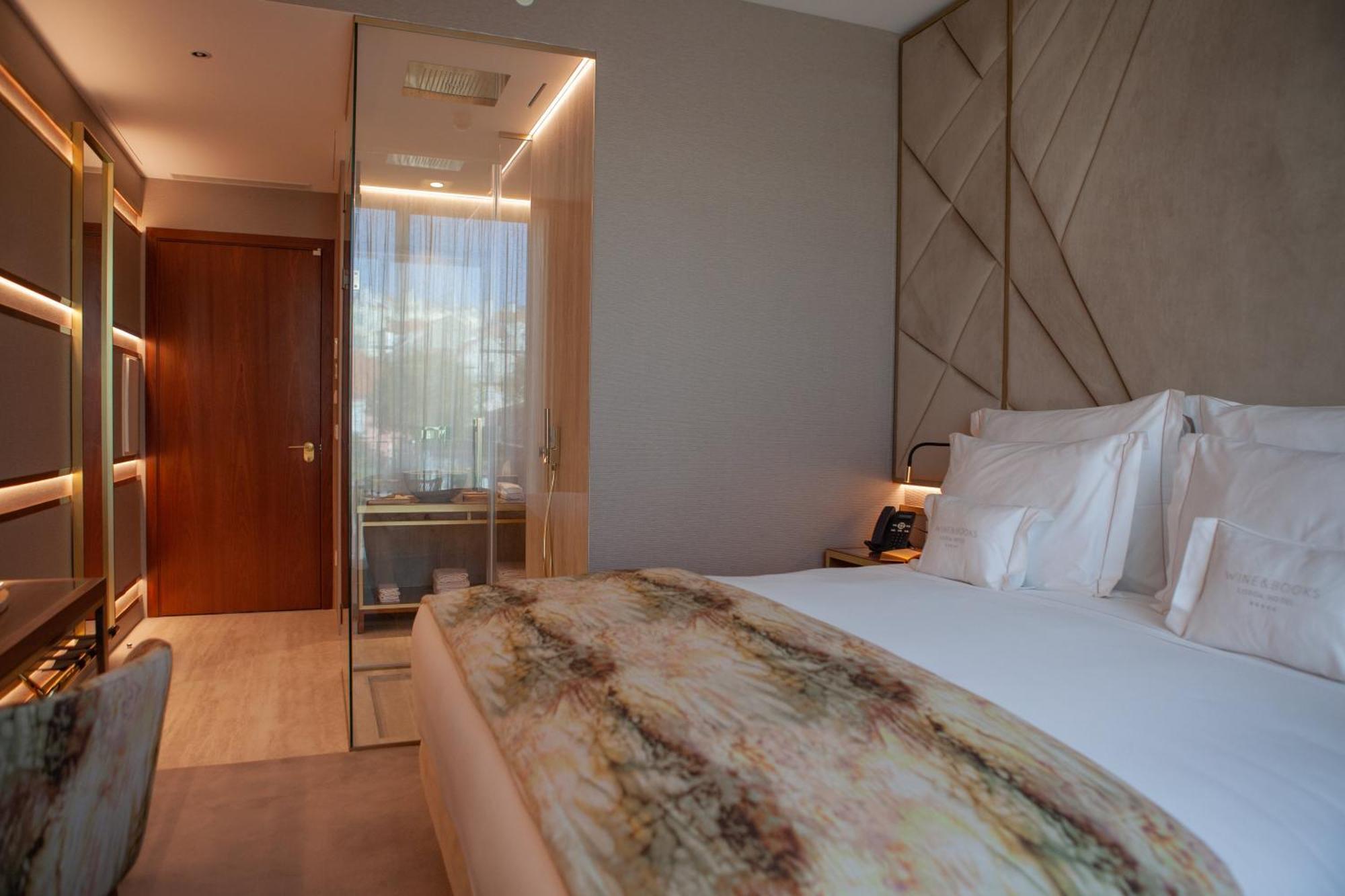 Wine & Books Lisboa Hotel エクステリア 写真 A bedroom at the hotel