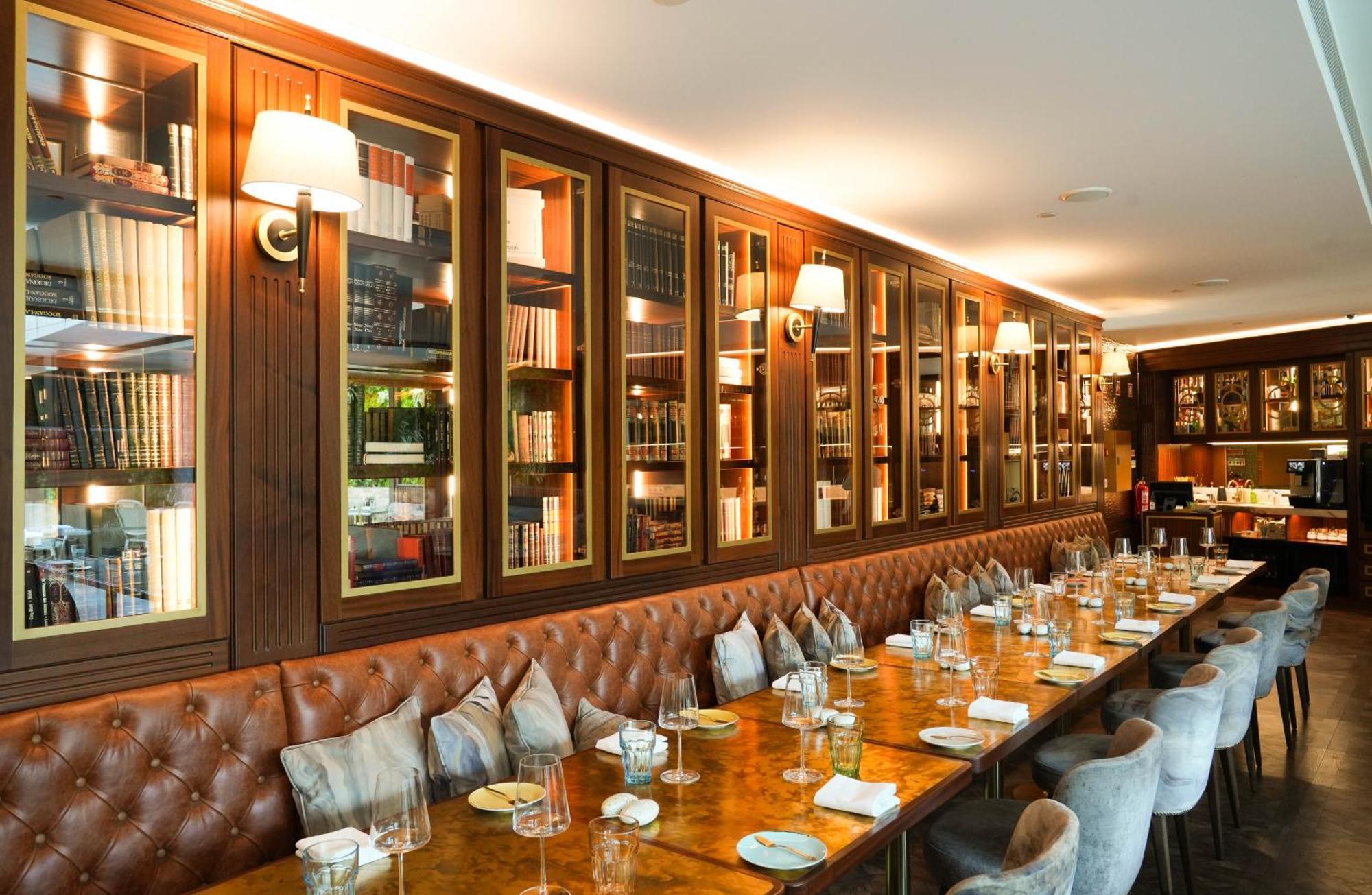 Wine & Books Lisboa Hotel エクステリア 写真 Interior of the restaurant