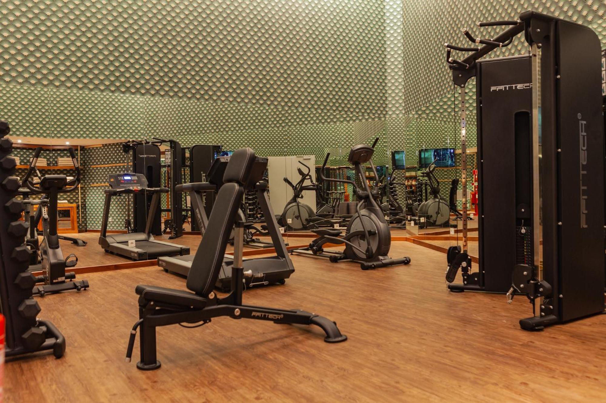 Wine & Books Lisboa Hotel エクステリア 写真 The gym at the hotel